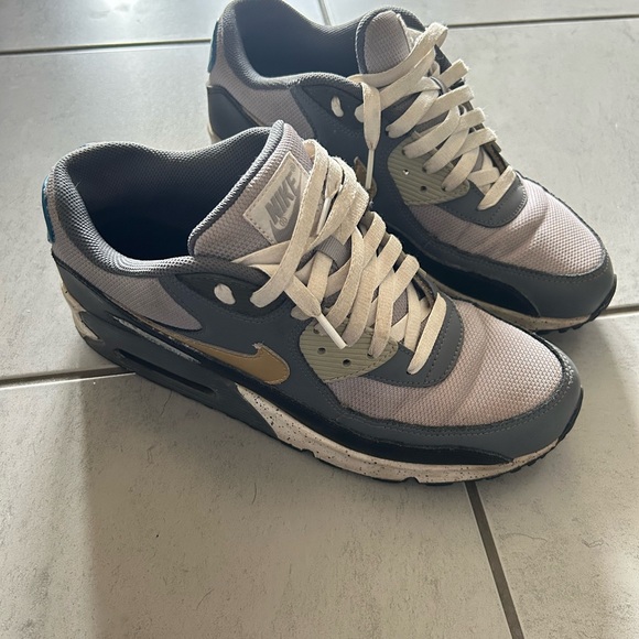 NikeID Custom Air Max 90 sneakers - Picture 7 of 10